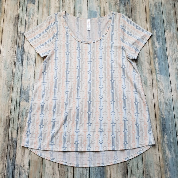 LulaRoe Stars Top. - Picture 1 of 8